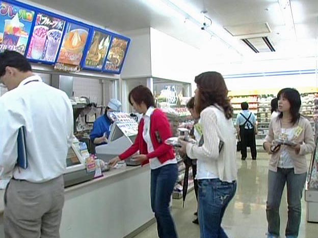 Queuing at cashier counter