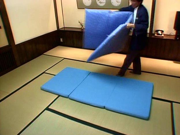 ふとんをしく2