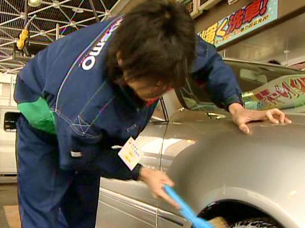 タイヤを洗う