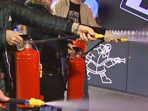 Using fire extinguishers 3