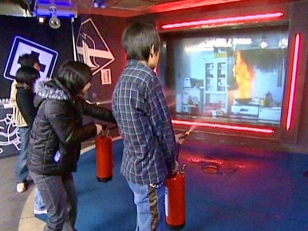 Using fire extinguishers 4