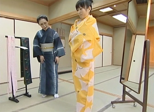 Wearing Yukata (Summer Kimono) Description Image 7