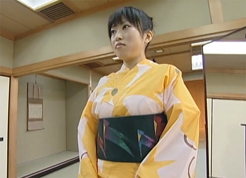Wearing Yukata (Summer Kimono) Description Image 17